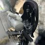 Thule child bike seat with windowscreen and handlebar Image 2