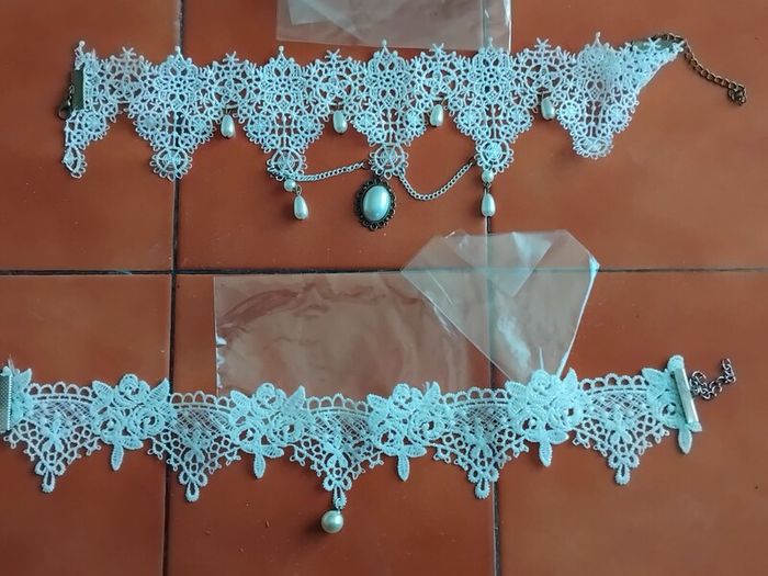 new 2 lace necklaces