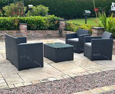 4-piece dark grey/black polyrattan-effect garden / patio furniture