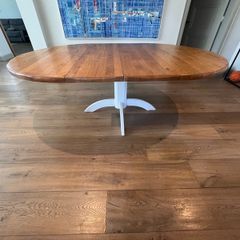 Solid oak Dining table round, extendable