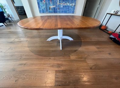Solid oak Dining table round, extendable