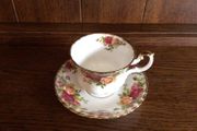 Royal Albert old Country Roses Tea Cup and Saucer