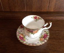 Royal Albert Country Roses Tea Cup and Saucer