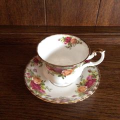 Royal Albert Country Roses Tea Cup and Saucer