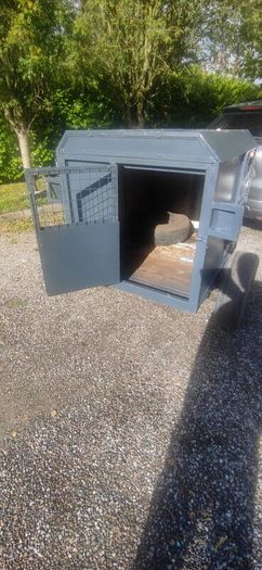 dog trailer