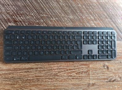 Logitech MX keys keyboard