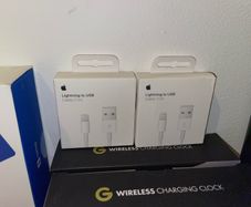 Apple lighting chargers (1M)