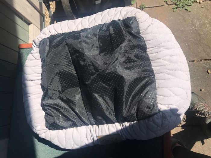 Small cat/ pet bed