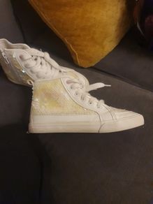 Girls/Model Sneaker (Boots) .. Size: 1 UK .. 33 EU