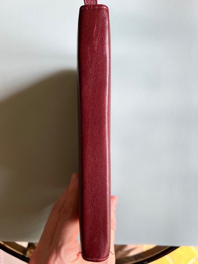 Burgundy leatherette fountain pen or pencil case