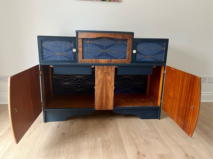 SALE!Stunning Vintage Cocktail Cabinet/Drinks Cabinet/ Sideboard