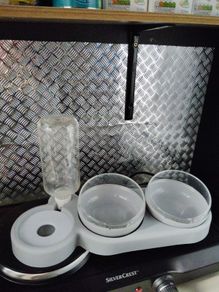 cat feeding system