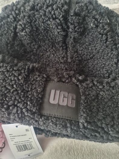 ugg hats 2 of never worn