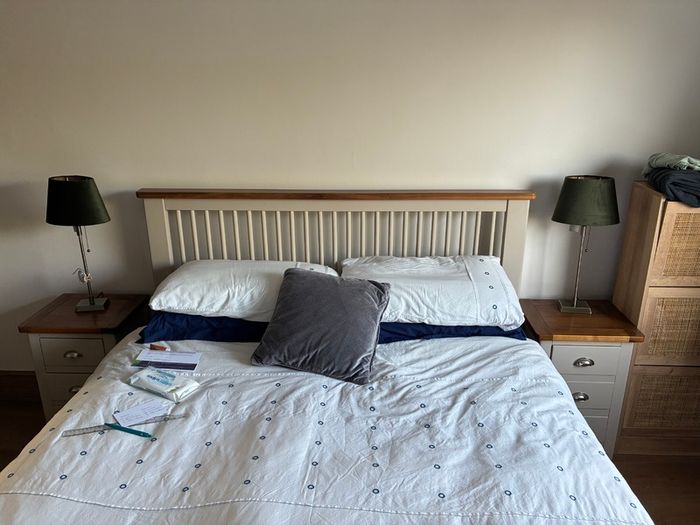 King bed, matching lockers and chest of drawers