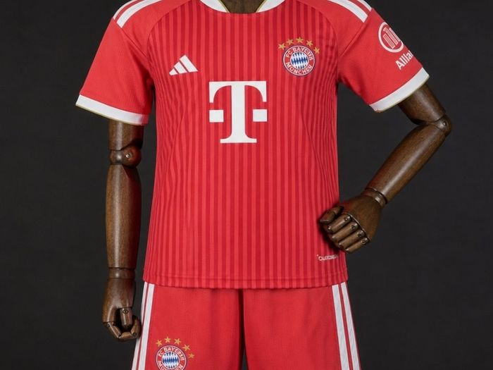 Bayern Munich kids football kit