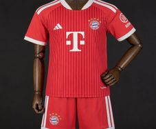 Bayern Munich kids football kit