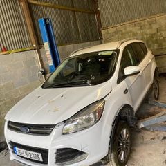 161 ford kuga crewcab 2.0 diesel 2wd breaking