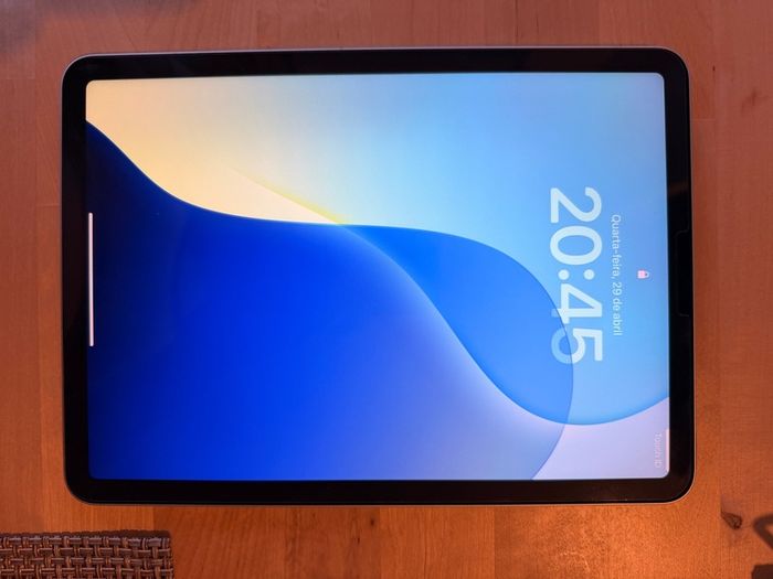 iPad Air 5th Gen 64GB 11"
