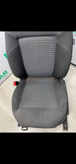 2011 Volkswagen Polo Front Seats