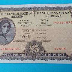 Irish 1974 Lavery Five pound banknote in Extremley Fine condition