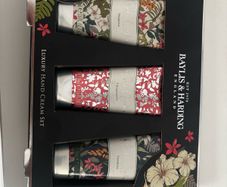 Brand new Baylis & Harding cream set