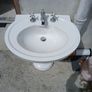 Bathroom sink Image 4