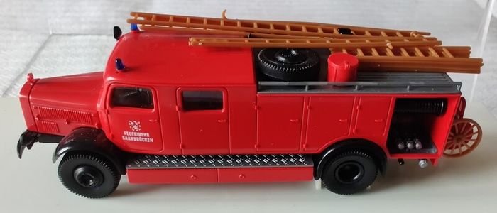 Brekina 1:87 Mercedes MB L 4500 S LF25 Fire Brigade