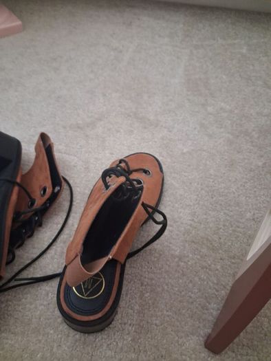 Ladies shoes