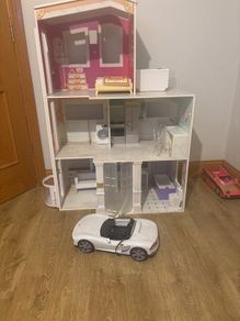 Rainbow High Dolls House and car