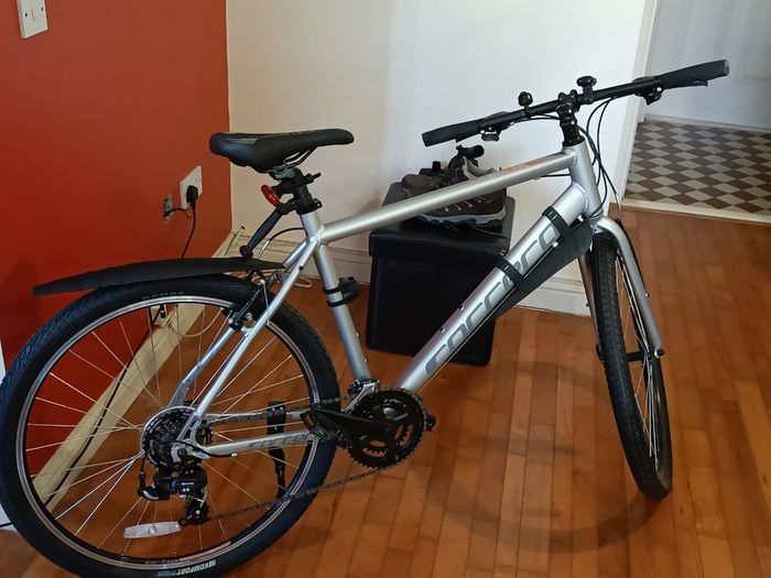 Carrera Parva Mens Hybrid Bike & Accessories