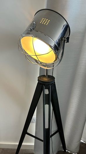Floor lamp
