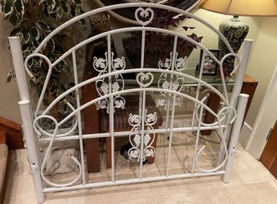 Lovely Sturdy White Ornate Metal 4Ft 6 Double Bed Frame - Can Deliver