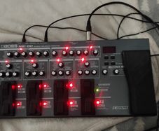 BOSS ME - 80 Guitar Multiple Effects Processor