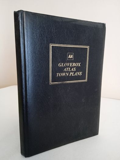 AA Book of Town Plans: Glovebox Atlas of Britain, 1996 Leather Bound Map Book (RB285)