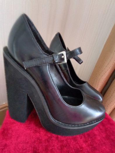 Boots, Shoes, 5, Reduced