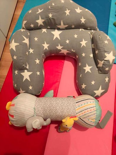 Baby nursing  sit-up pillow and tummy time roller toy