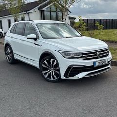 211 Volkswagen Tiguan R-Line