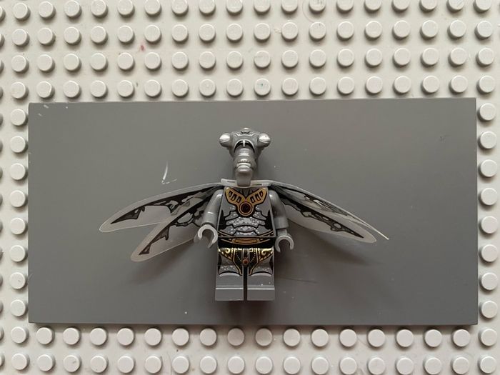 lego Star Wars sw0382 Geonosian Zombie minifigure - Dark Bluish Gray, with Wings