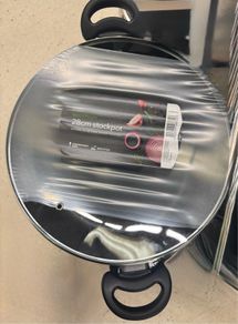 Brand New nonstick cooking pot 28cm.