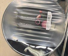 Brand New nonstick cooking pot 28cm.