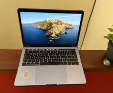 MacBook Pro i7 16GB RAM 512GB SSD with case