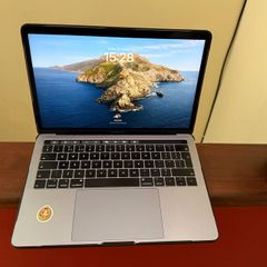 MacBook Pro i7 16GB RAM 512GB SSD with case