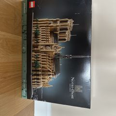 Lego Notre Dame set