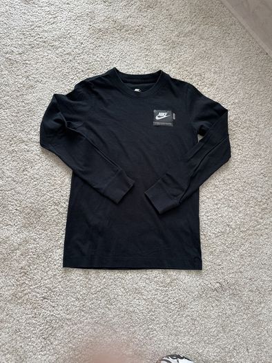Nike black tee (S 128-137cm)