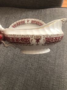Gravy boat