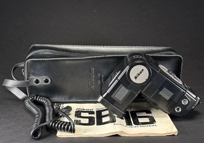 Nikon FE camera kit