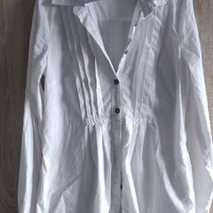 White long shirt fits size Xs s m  with pockets