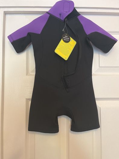 wetsuit age 3-4 brand new