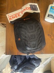 Knee pads