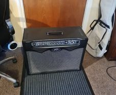 peavey vypyr100 2x12